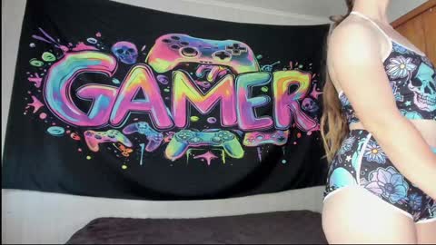 Snapshot of mizzkittay chatting on January 21, 2025, 6:00 am MizzKittay online show from January 21, 2025, 6:00 am