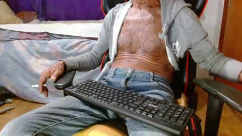 Snapshot of mjmadurengue chatting on December 24, 2024, 9:44 pm Mario jose online show from December 24, 2024, 9:44 pm