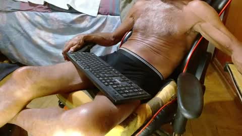 Snapshot of mjmadurengue chatting on December 25, 2024, 5:37 am Mario jose online show from December 25, 2024, 5:37 am