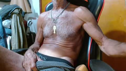 Snapshot of mjmadurengue chatting on January 17, 2025, 5:42 am Mario jose online show from January 17, 2025, 5:42 am