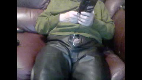 Snapshot of ml1968 chatting on October 10, 2025, 9:47 pm Leather Pants online show from October 10, 2025, 9:47 pm