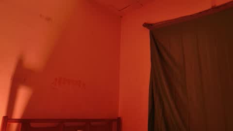 MoonLipson online show from March 26, 2026, 5:02 am