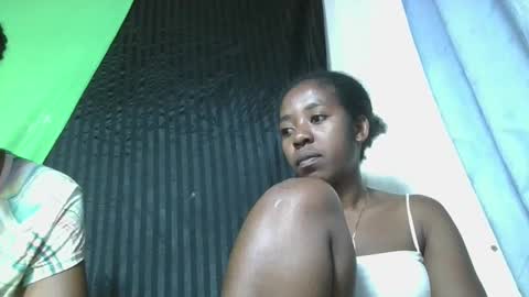 Snapshot of mmerela chatting on March 1, 2026, 9:33 am mmerela online show from March 1, 2026, 9:33 am