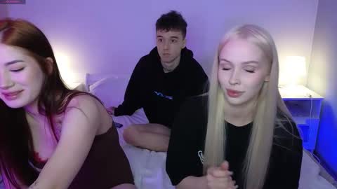 Snapshot of mmkakpoxyi22 chatting on September 21, 2025, 7:59 pm alice and ray online show from September 21, 2025, 7:59 pm