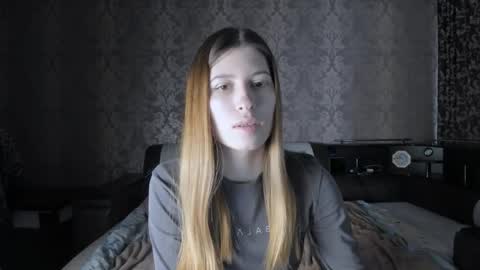 Lili online show from October 24, 2025, 10:11 am