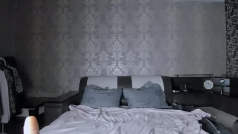 Lili online show from November 26, 2025, 9:43 am