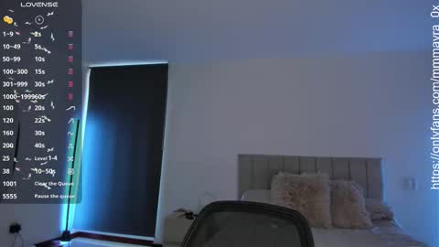 Snapshot of mmmayra_0x chatting on November 28, 2025, 9:06 pm MAYRA online show from November 28, 2025, 9:06 pm