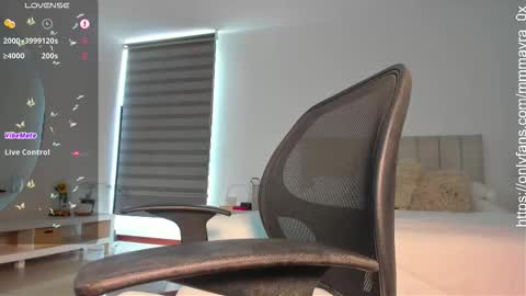 MAYRA   online show from March 11, 2026, 9:32 pm