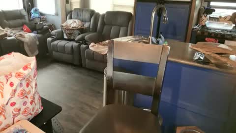 mmmthatsfunnn online show from February 10, 2026, 11:42 pm