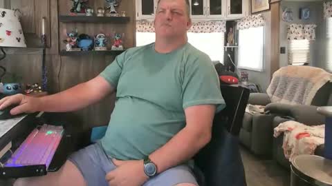 mmmthatsfunnn online show from April 9, 2026, 5:51 pm