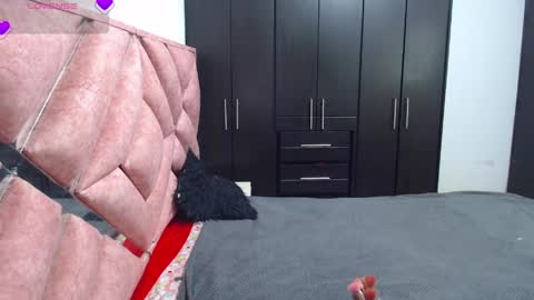 Catalina online show from April 3, 2026, 4:21 am