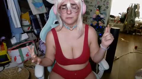 Snapshot of mochi_rainbow chatting on December 30, 2024, 8:58 pm The Mochi Rainbow Variety Show online show from December 30, 2024, 8:58 pm