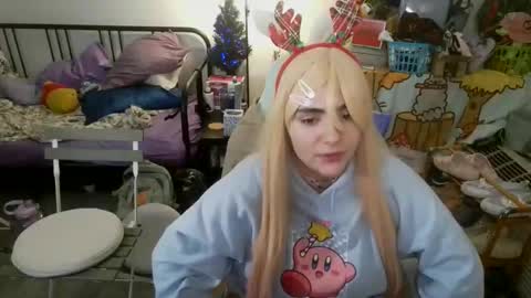 Snapshot of mochi_rainbow chatting on December 18, 2025, 6:52 am The Mochi Rainbow Variety Show online show from December 18, 2025, 6:52 am