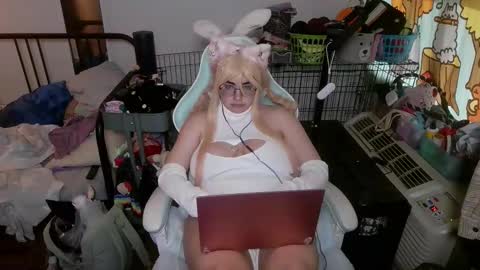 Snapshot of mochi_rainbow chatting on March 29, 2026, 10:43 pm The Mochi Rainbow Variety Show online show from March 29, 2026, 10:43 pm