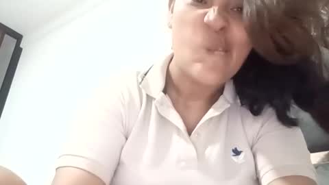 Sarah online show from April 9, 2026, 2:44 am