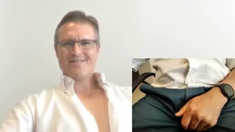 Snapshot of moe_001 chatting on January 14, 2025, 7:00 pm Moe online show from January 14, 2025, 7:00 pm