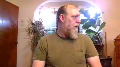 moeblick online show from November 3, 2025, 12:50 pm