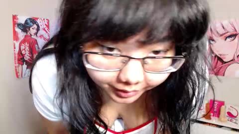 Molly online show from November 20, 2025, 4:45 am