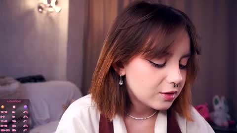 Snapshot of moiregathright chatting on September 9, 2025, 5:18 am My name is Eda online show from September 9, 2025, 5:18 am