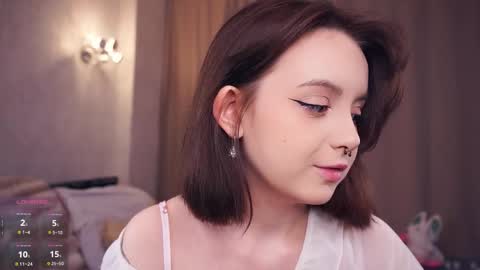 Snapshot of moiregathright chatting on September 23, 2025, 5:32 am My name is Eda online show from September 23, 2025, 5:32 am