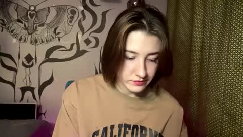 Snapshot of moiregathright chatting on January 12, 2026, 7:24 am My name is Eda online show from January 12, 2026, 7:24 am