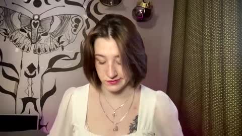 Snapshot of moiregathright chatting on January 14, 2026, 8:31 am My name is Eda online show from January 14, 2026, 8:31 am