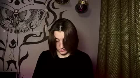 Snapshot of moiregathright chatting on January 15, 2026, 7:57 am My name is Eda online show from January 15, 2026, 7:57 am