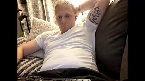 Snapshot of mojozz chatting on March 21, 2026, 9:58 am LookinForFun online show from March 21, 2026, 9:58 am