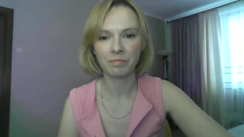 Snapshot of mollilove chatting on June 2, 2026, 2:41 pm mollilove online show from June 2, 2026, 2:41 pm