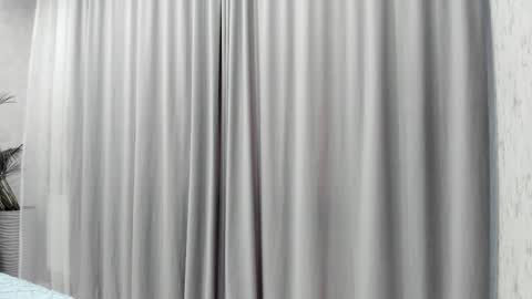 Snapshot of molly_555 chatting on October 25, 2025, 1:35 am Sima online show from October 25, 2025, 1:35 am