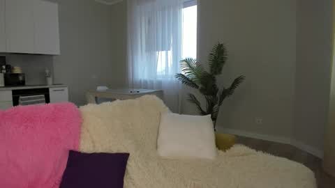 Snapshot of molly_555 chatting on November 20, 2025, 8:14 am Sima online show from November 20, 2025, 8:14 am