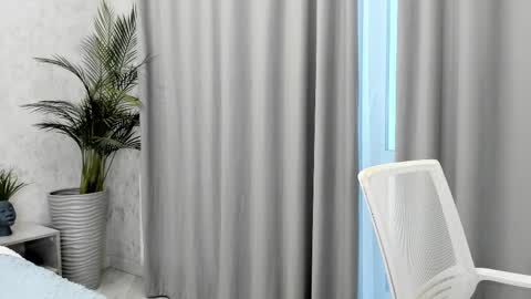 Snapshot of molly_555 chatting on November 30, 2025, 2:37 am Sima online show from November 30, 2025, 2:37 am