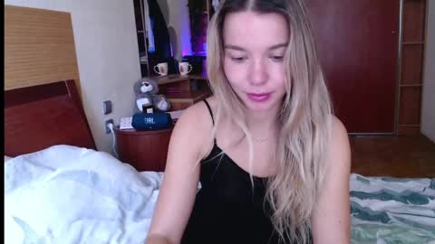 Molly online show from April 24, 2026, 7:33 am