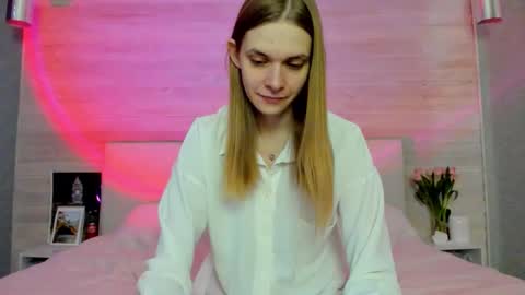 Molly Hunt online show from March 5, 2026, 3:24 am