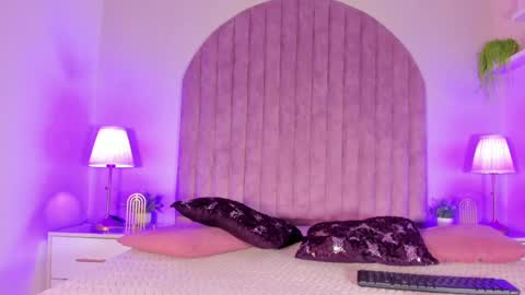 Molly Jackson online show from December 13, 2024, 1:01 pm