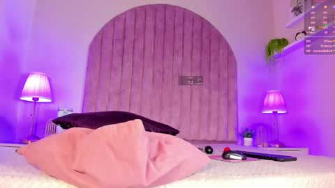 Molly Jackson online show from December 13, 2024, 4:05 pm