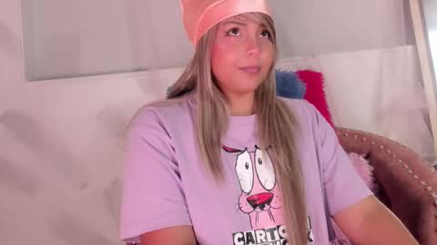 Snapshot of molly_logan chatting on November 26, 2025, 8:54 pm molly_logan online show from November 26, 2025, 8:54 pm