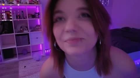 Snapshot of molly_mee chatting on December 16, 2025, 7:13 am Molly online show from December 16, 2025, 7:13 am