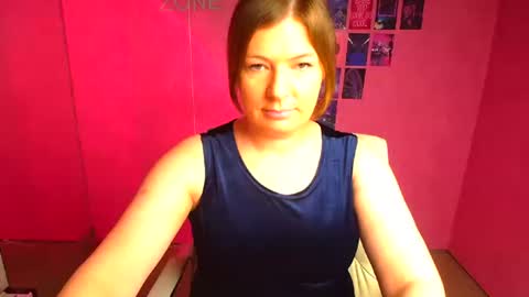 Snapshot of molly_mis chatting on May 2, 2026, 11:48 am Molly online show from May 2, 2026, 11:48 am
