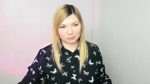 Molly online show from January 17, 2025, 3:32 pm