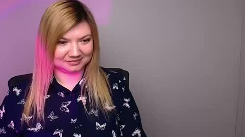 Molly online show from February 4, 2025, 3:26 pm