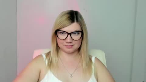 Molly online show from September 18, 2025, 11:56 am