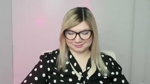 Molly online show from October 18, 2025, 11:55 am