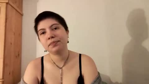 Molly Pop online show from November 8, 2025, 9:57 pm