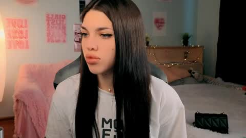 Snapshot of molly_rettyy chatting on March 30, 2026, 4:35 am Molly online show from March 30, 2026, 4:35 am