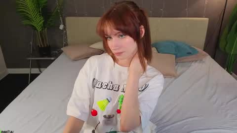 Snapshot of molly_rougge chatting on April 29, 2026, 12:16 am Molly online show from April 29, 2026, 12:16 am