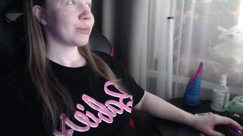 Snapshot of molly_royse chatting on March 5, 2026, 8:54 am I have new photos come and see with love Molly online show from March 5, 2026, 8:54 am