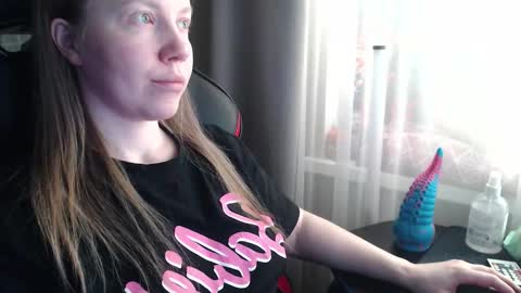 Snapshot of molly_royse chatting on March 6, 2026, 8:33 am I have new photos come and see with love Molly online show from March 6, 2026, 8:33 am