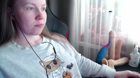 Snapshot of molly_royse chatting on March 10, 2026, 10:53 am I have new photos come and see with love Molly online show from March 10, 2026, 10:53 am