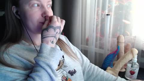 Snapshot of molly_royse chatting on March 12, 2026, 9:26 am I have new photos come and see with love Molly online show from March 12, 2026, 9:26 am
